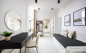 Stunning Apartment With Balcony